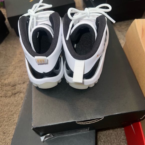 JORDAN 11 RETRO ‘Gratitude’ TD 9c - Picture 4 of 5